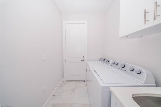 808 37th AVE NW, Naples, FL 34120