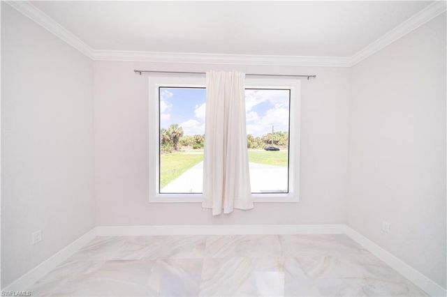 808 37th AVE NW, Naples, FL 34120