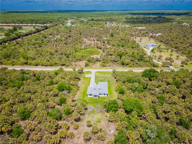 808 37th AVE NW, Naples, FL 34120