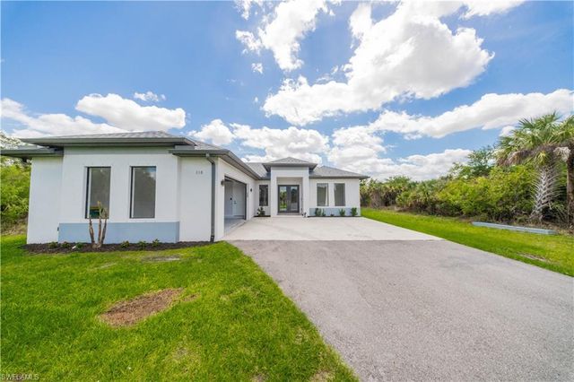 808 37th AVE NW, Naples, FL 34120