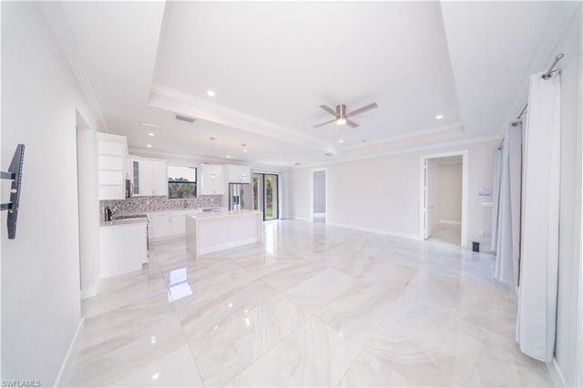 808 37th AVE NW, Naples, FL 34120