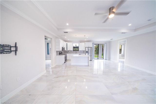 808 37th AVE NW, Naples, FL 34120