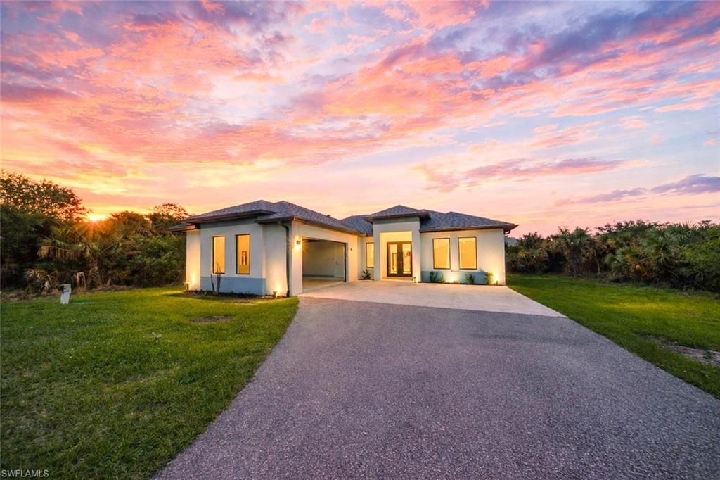 808 37th AVE NW, Naples, FL 34120