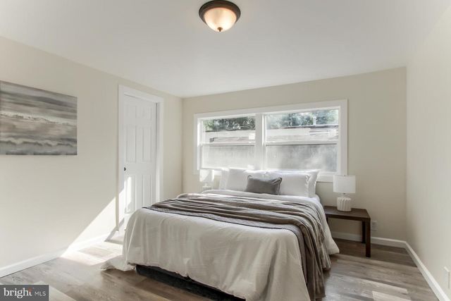 37 CREEKSIDE LN, Carlisle, PA 17015