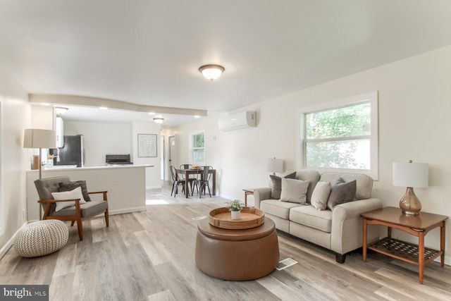 37 CREEKSIDE LN, Carlisle, PA 17015