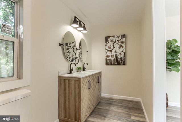 37 CREEKSIDE LN, Carlisle, PA 17015