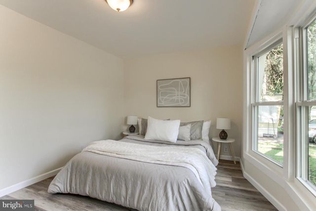 37 CREEKSIDE LN, Carlisle, PA 17015