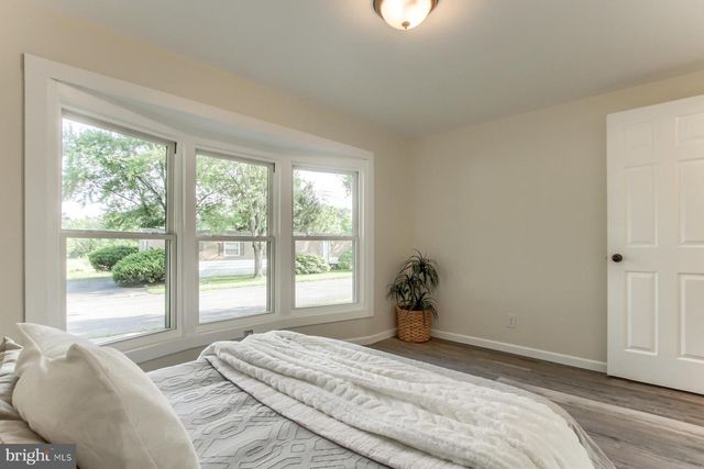 37 CREEKSIDE LN, Carlisle, PA 17015