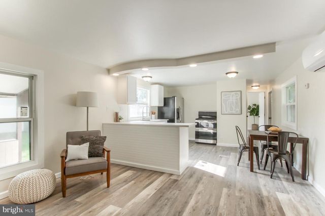 37 CREEKSIDE LN, Carlisle, PA 17015