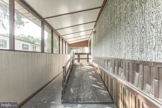 37 CREEKSIDE LN, Carlisle, PA 17015