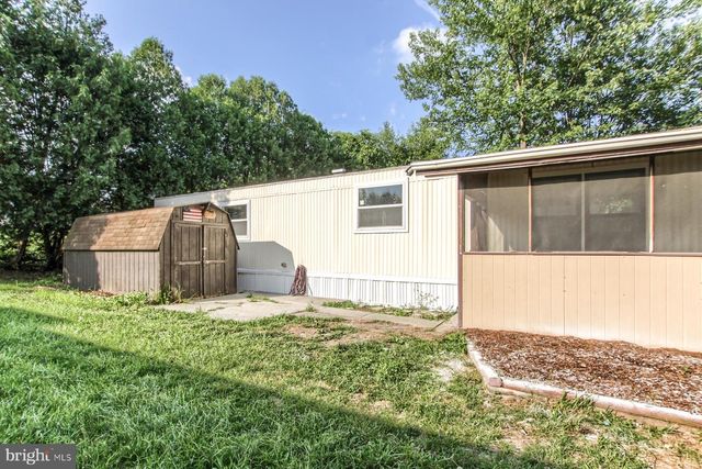 37 CREEKSIDE LN, Carlisle, PA 17015