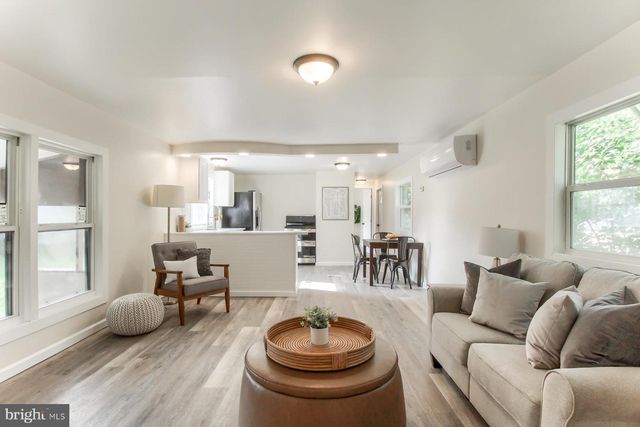 37 CREEKSIDE LN, Carlisle, PA 17015