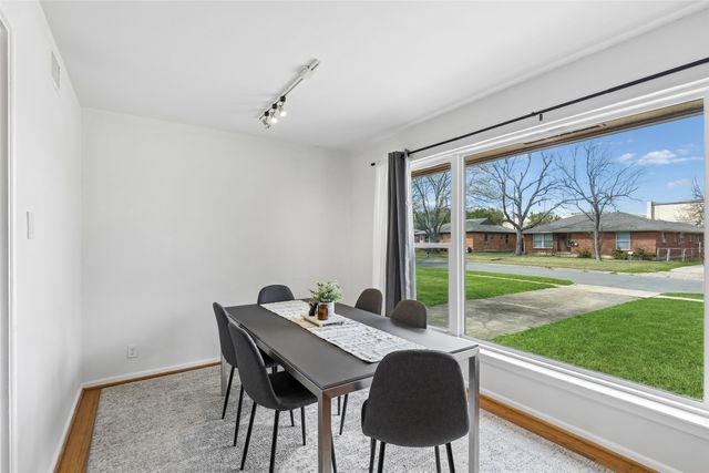 3002 San Medina Avenue, Dallas, TX 75228