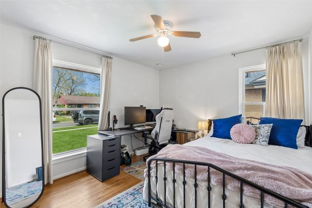 3002 San Medina Avenue, Dallas, TX 75228