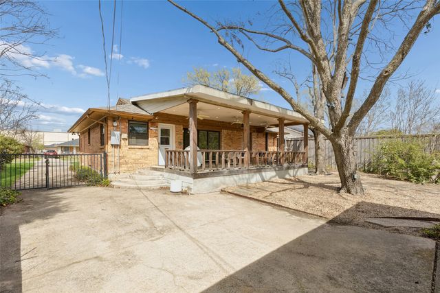 3002 San Medina Avenue, Dallas, TX 75228