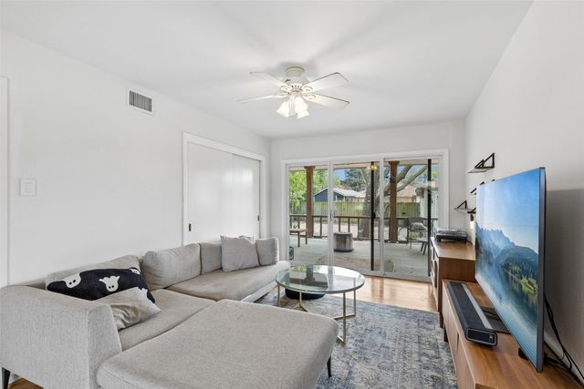 3002 San Medina Avenue, Dallas, TX 75228