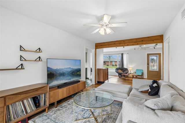 3002 San Medina Avenue, Dallas, TX 75228