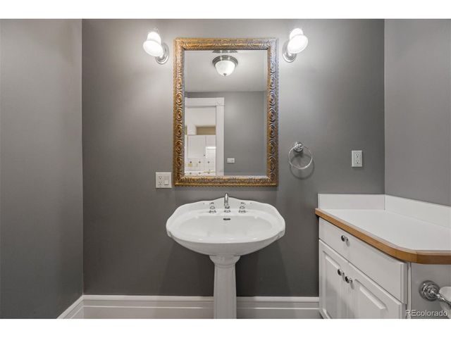 2939 Wyandot St, Denver, CO 80211
