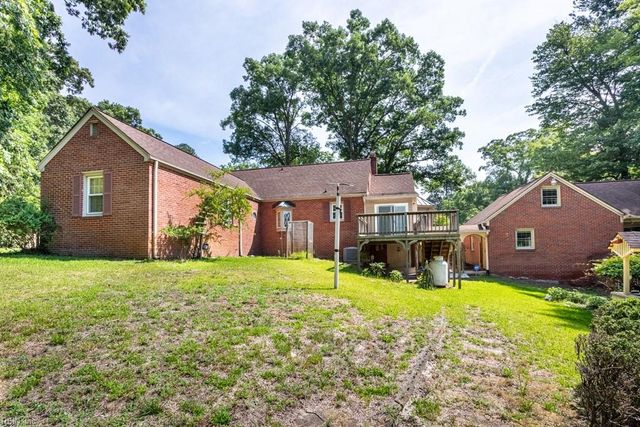 23 White Oak DR, Newport News, VA 23601