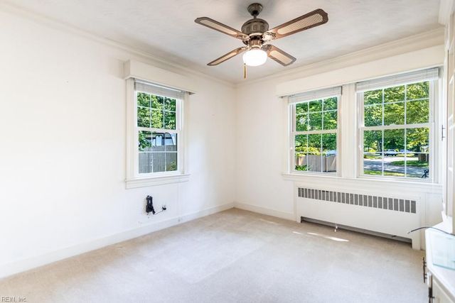 23 White Oak DR, Newport News, VA 23601