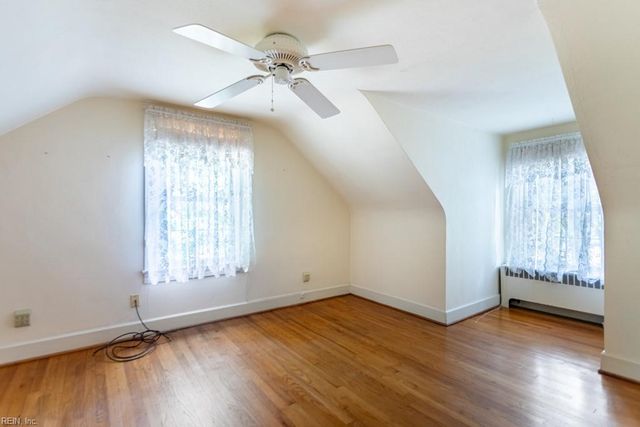 23 White Oak DR, Newport News, VA 23601