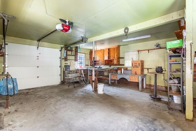 23 White Oak DR, Newport News, VA 23601