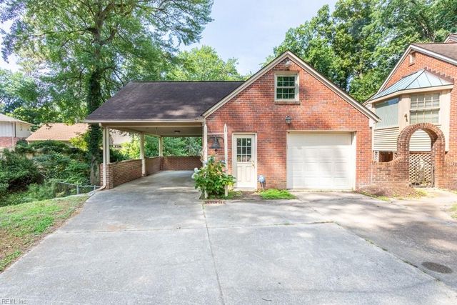 23 White Oak DR, Newport News, VA 23601