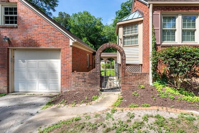 23 White Oak DR, Newport News, VA 23601