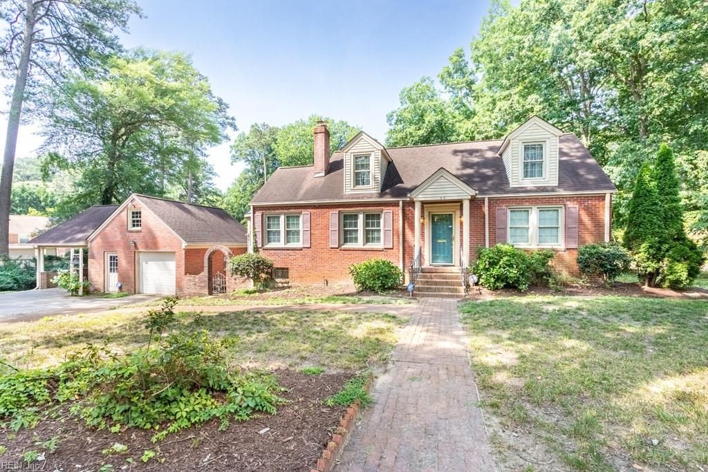 23 White Oak DR, Newport News, VA 23601