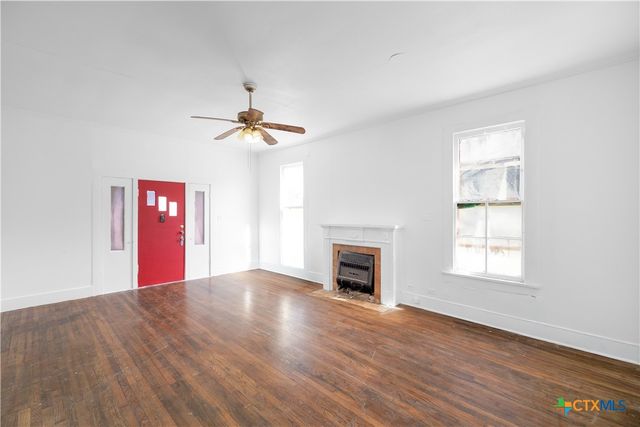 403 W Juan Linn Street, Victoria, TX 77901