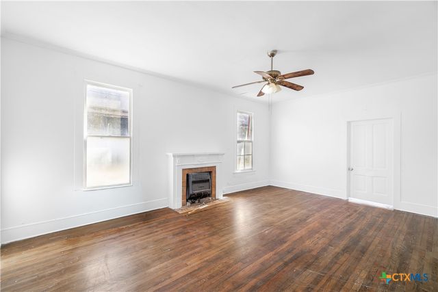 403 W Juan Linn Street, Victoria, TX 77901