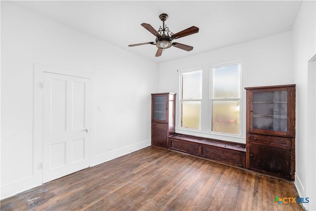 403 W Juan Linn Street, Victoria, TX 77901