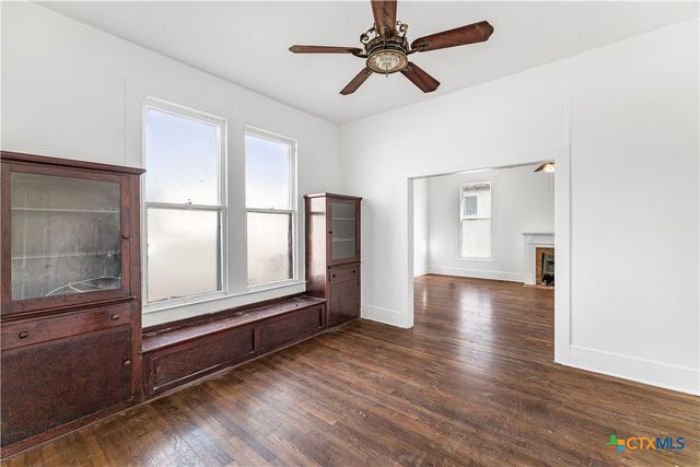 403 W Juan Linn Street, Victoria, TX 77901