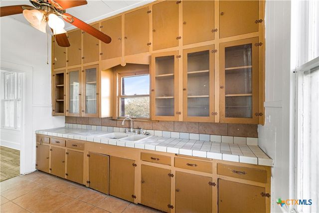 403 W Juan Linn Street, Victoria, TX 77901