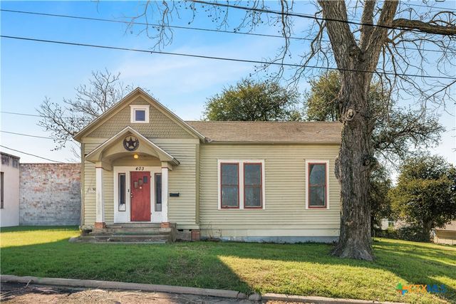 403 W Juan Linn Street, Victoria, TX 77901