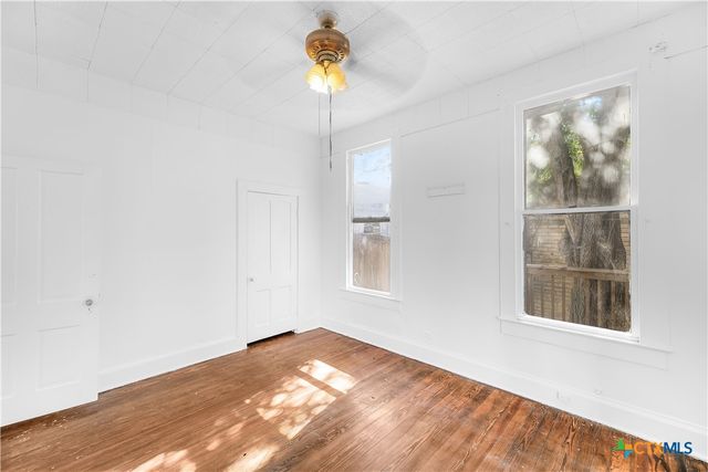 403 W Juan Linn Street, Victoria, TX 77901