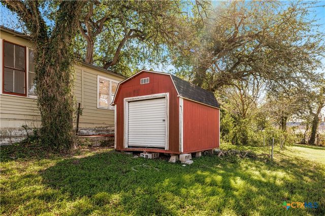 403 W Juan Linn Street, Victoria, TX 77901