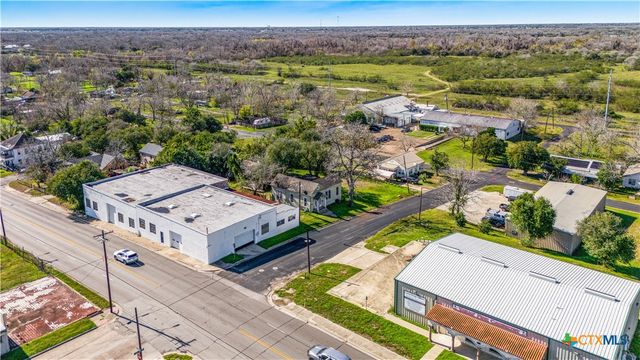 403 W Juan Linn Street, Victoria, TX 77901