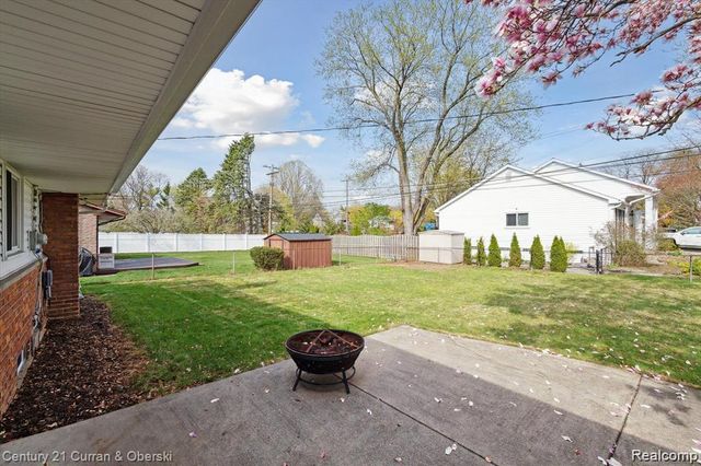14374 Ramblewood Street, Livonia, MI 48154
