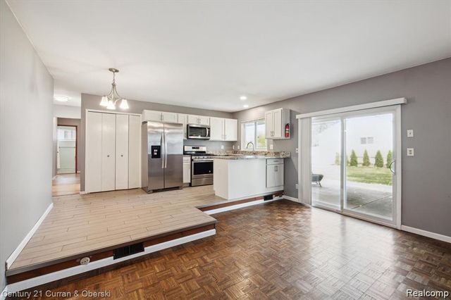 14374 Ramblewood Street, Livonia, MI 48154