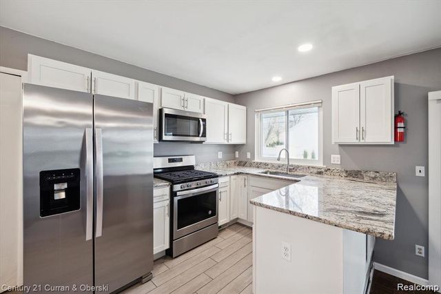 14374 Ramblewood Street, Livonia, MI 48154