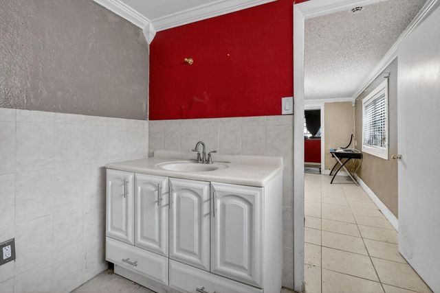 641 NE 140th Street, North Miami, FL 33161