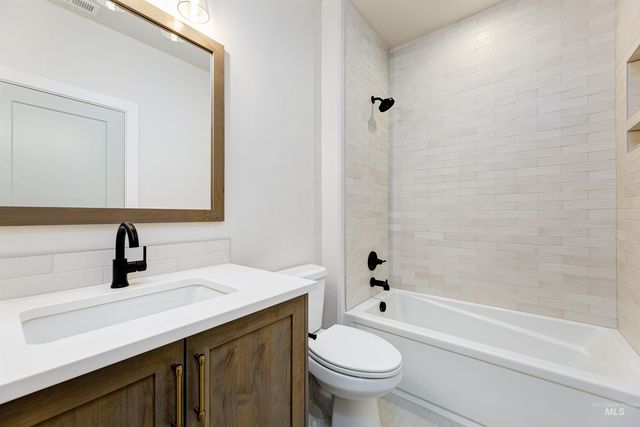 13731 N Spring Creek Way, Boise, ID 83714