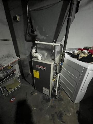 321 Apache Dr, Monessen, PA 15062