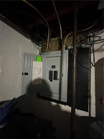 321 Apache Dr, Monessen, PA 15062