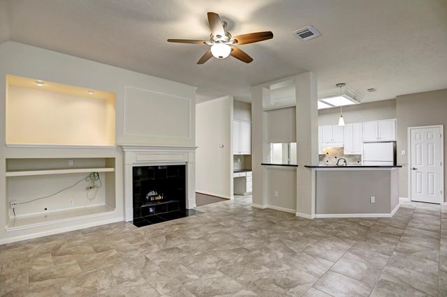 3 S Acacia Park Circle, The Woodlands, TX 77382