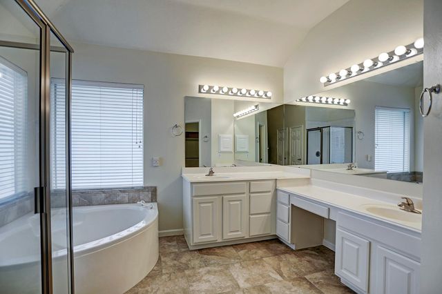 3 S Acacia Park Circle, The Woodlands, TX 77382