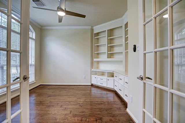 3 S Acacia Park Circle, The Woodlands, TX 77382
