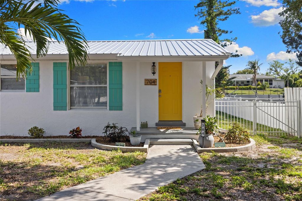704 69TH AVENUE, Bradenton, FL 34207