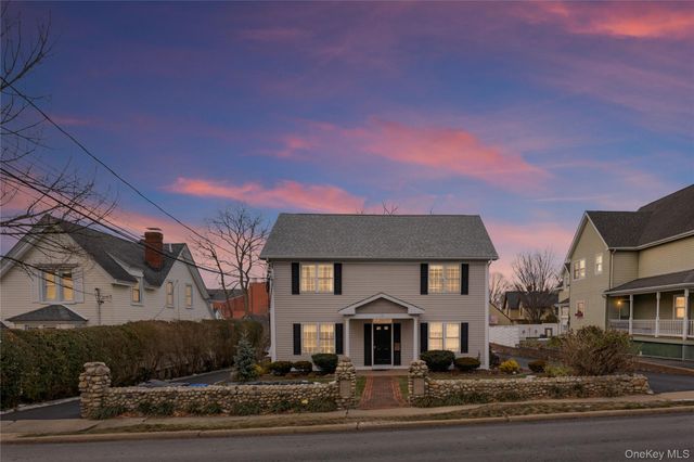 17 Fairview Street A, Huntington, NY 11743